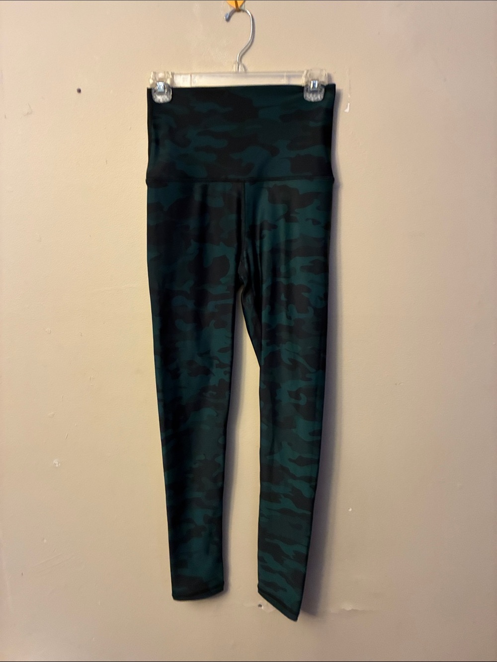 High-Rise Camo Leggings in Dark Green